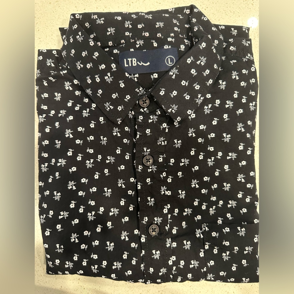 LTB Men’s Shirt Size L/M Black White Printed -very comfy light fabric